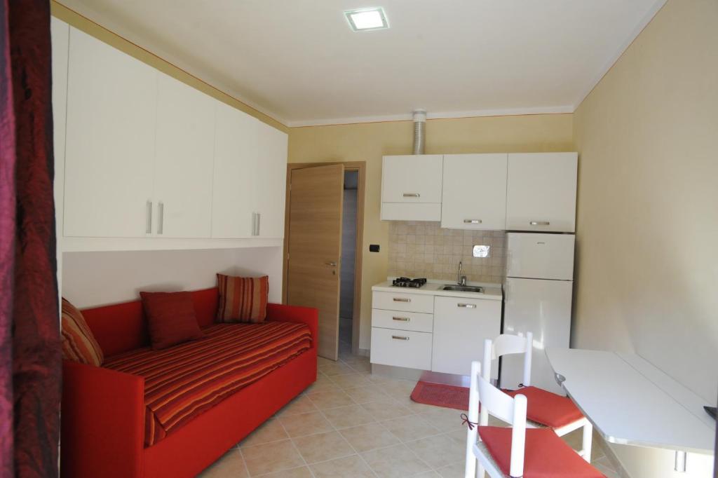 La Ghiacciaia Aparthotel Verzuolo Ruang foto